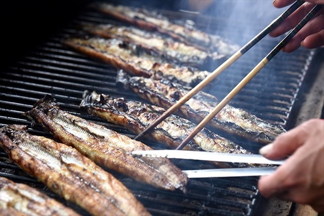 持ち帰りのうなぎ蒲焼なら佐賀にある【森うなぎ屋】～お土産としても人気～